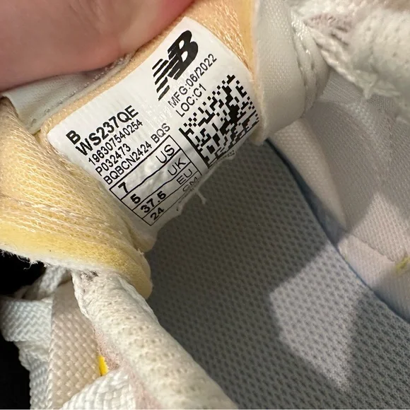 NWOT New Balance Women’s 7 237 Sea Salt Egg Yolk Yellow and White Sneakers - Picture 9 of 13